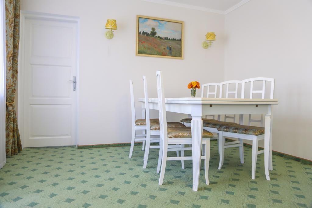 Dnepropetrovsk Hotel Ngoại thất bức ảnh