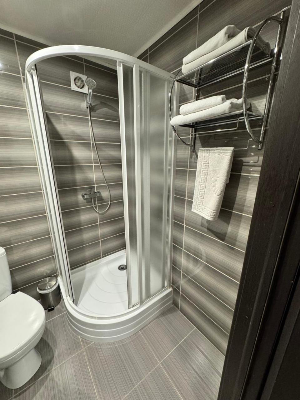 Dnepropetrovsk Hotel Ngoại thất bức ảnh