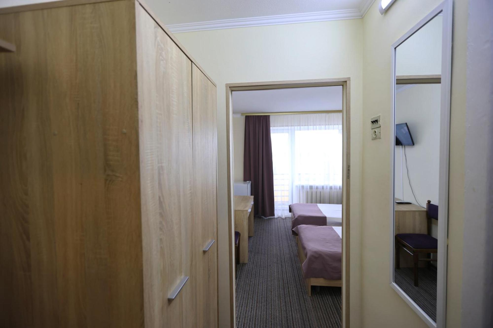 Dnepropetrovsk Hotel Ngoại thất bức ảnh